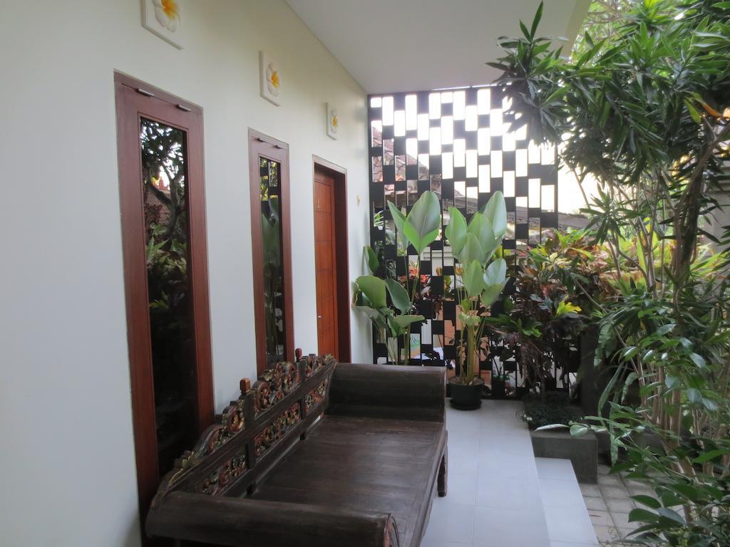 Putri Homestay Sanur Exterior foto